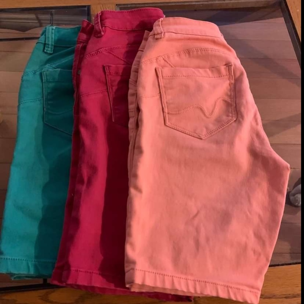 SOLD Suko Bermuda Length Capris Bundle